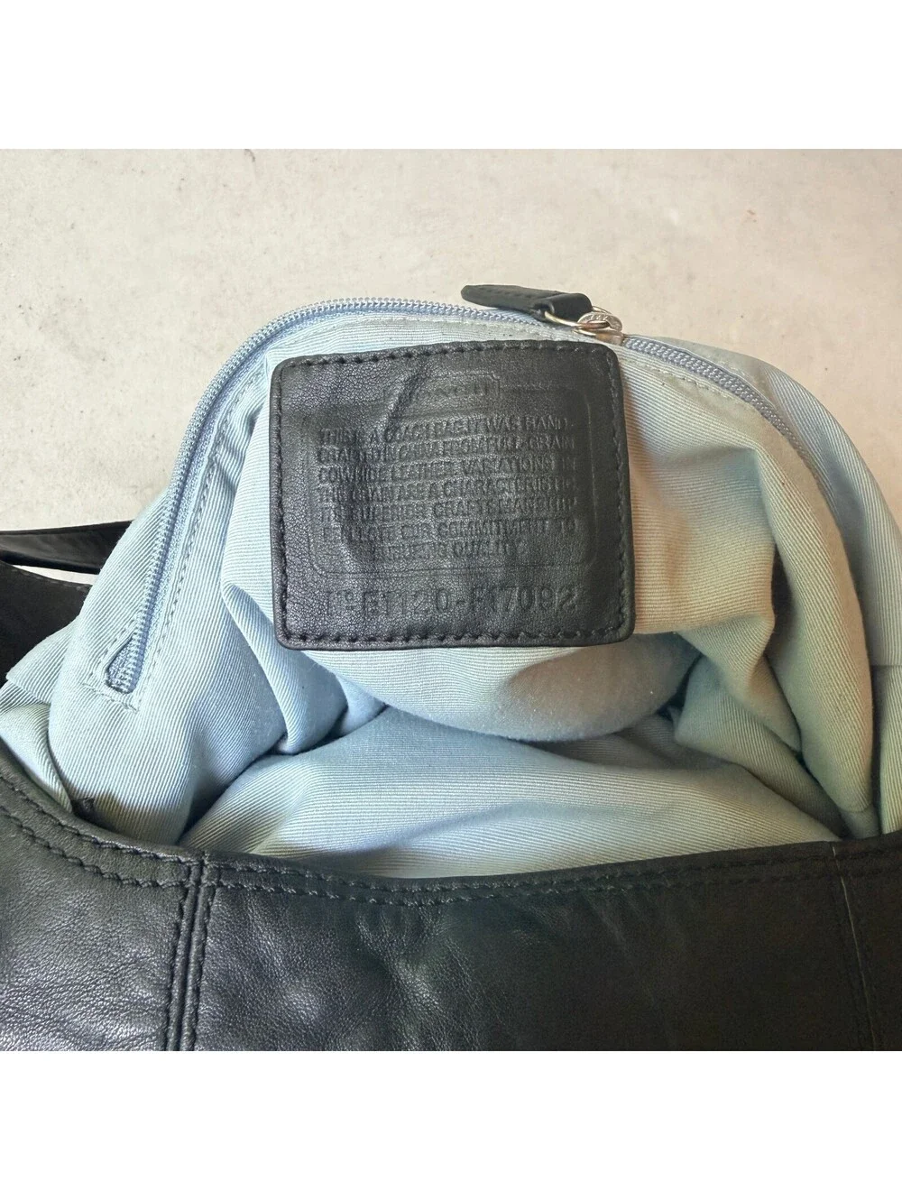 Coach Soho Lynn Black Leather Shoulder Bag with Buckle Detail No e1120-f17092